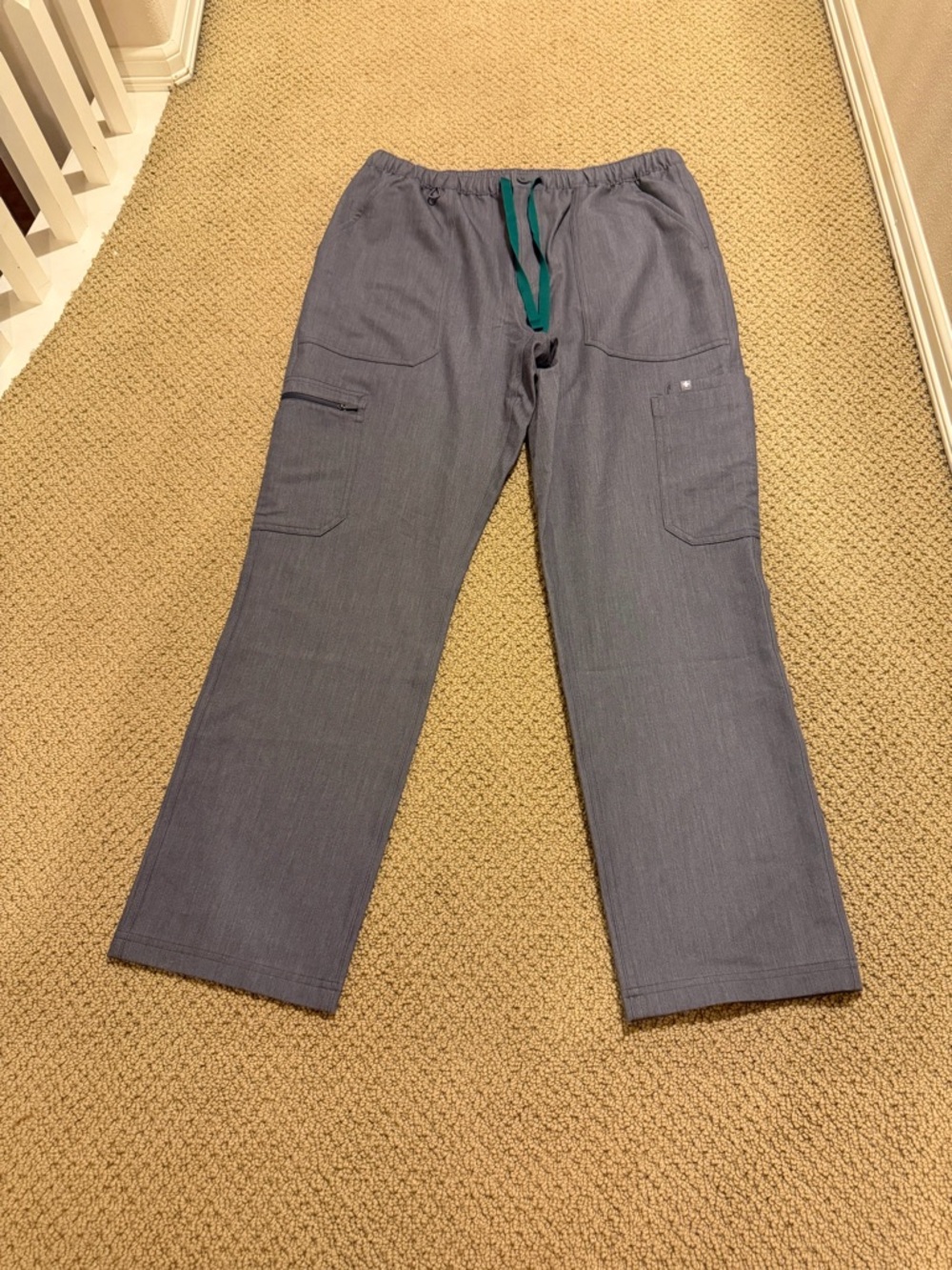 Figs Cairo Cargo Graphite Gray Scrub Pants (Men’s Size Large) NEW
